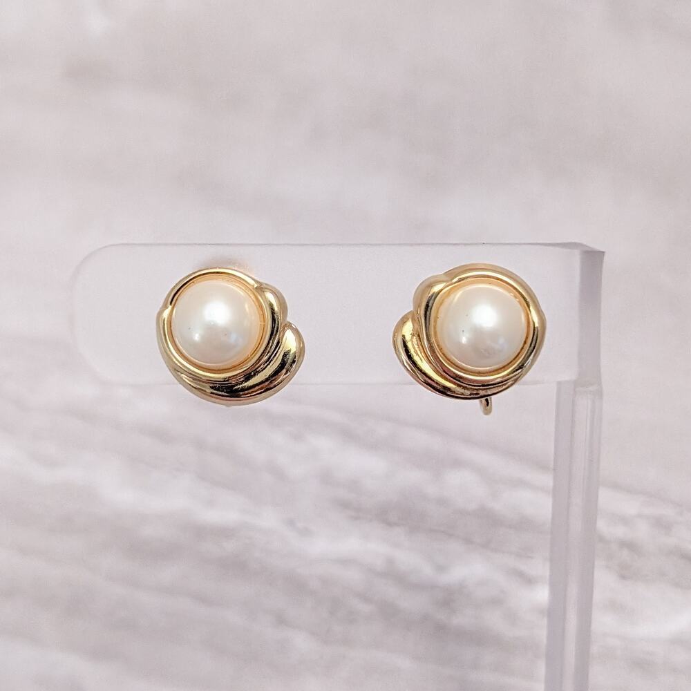 Vintage Clip On Earrings Stylish Classic Glam Gold Tone & Faux Pearl